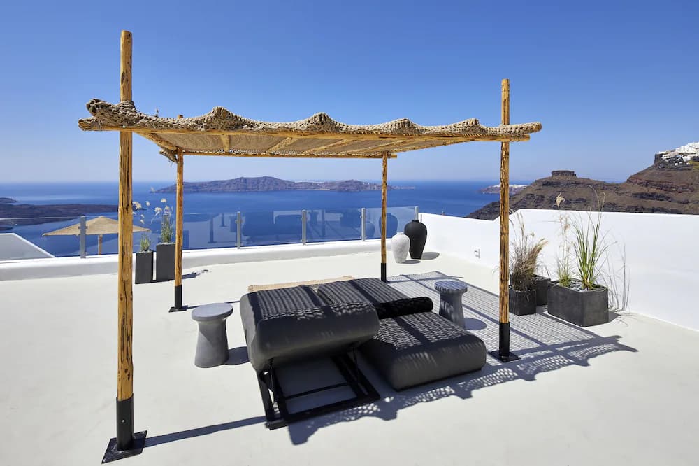 Rooftop pool