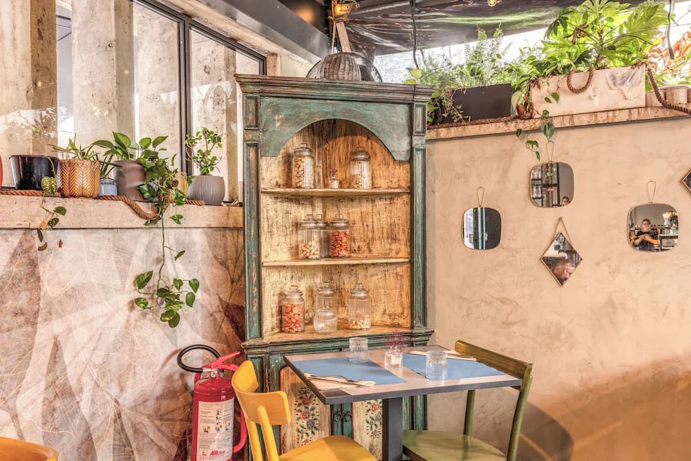 Breakfast area