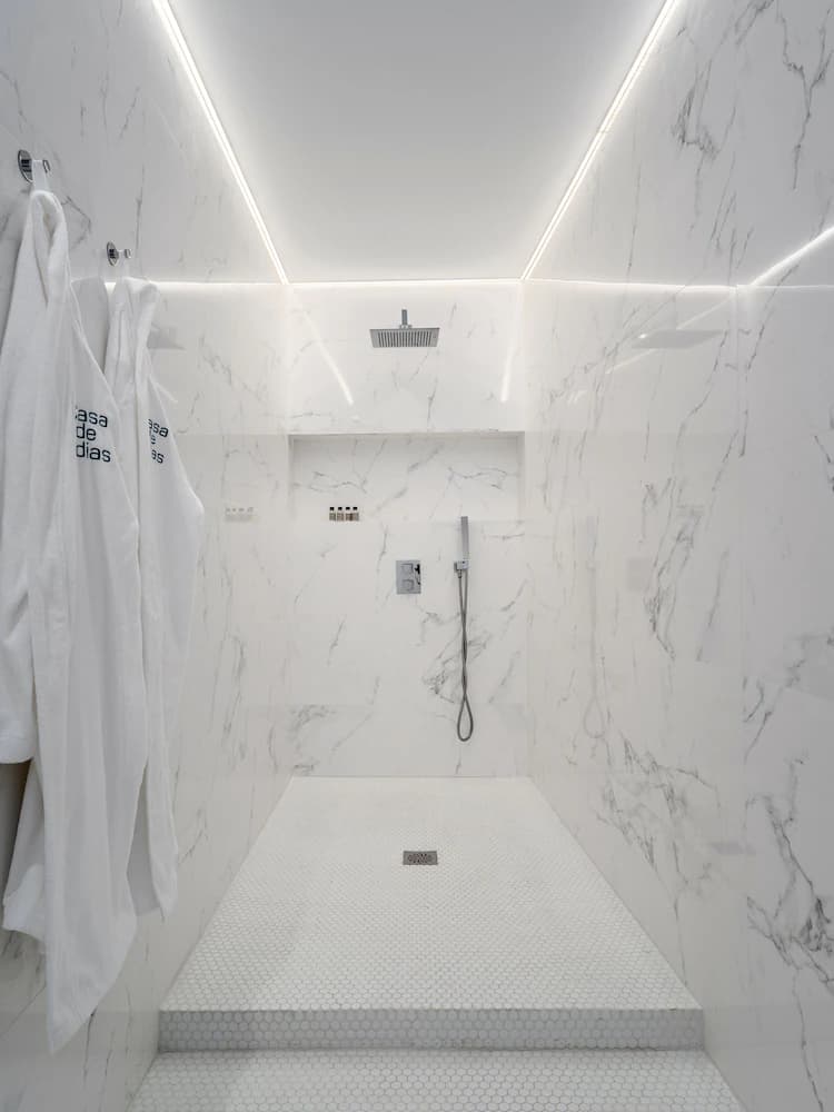 Bathroom shower