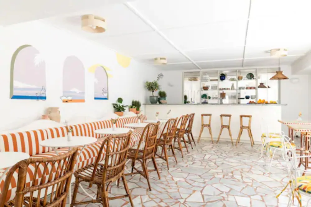 Breakfast area