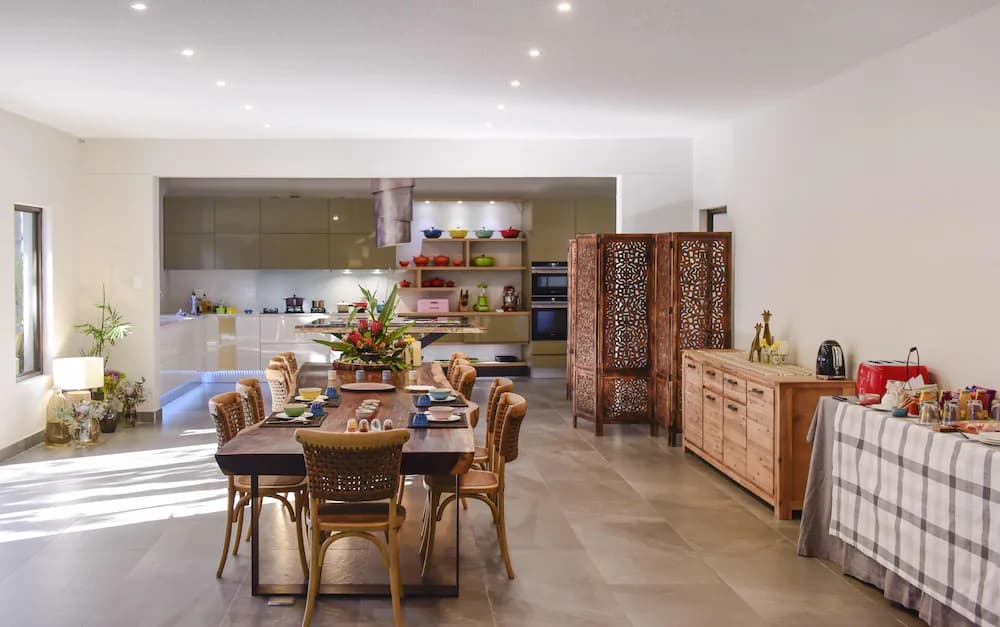 Breakfast area