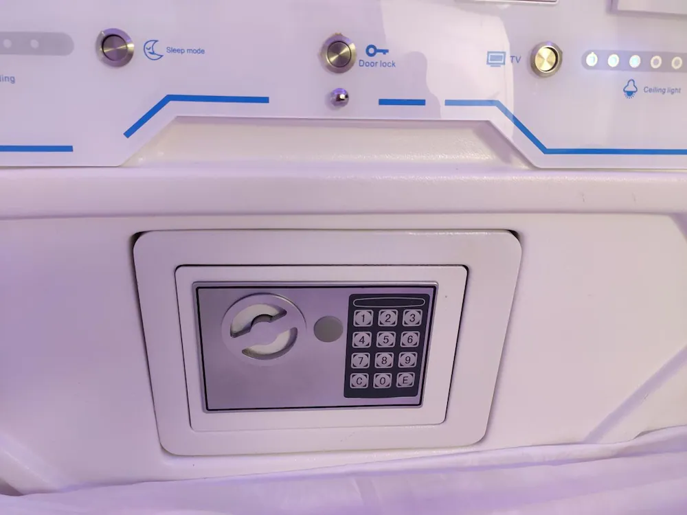 Capsule