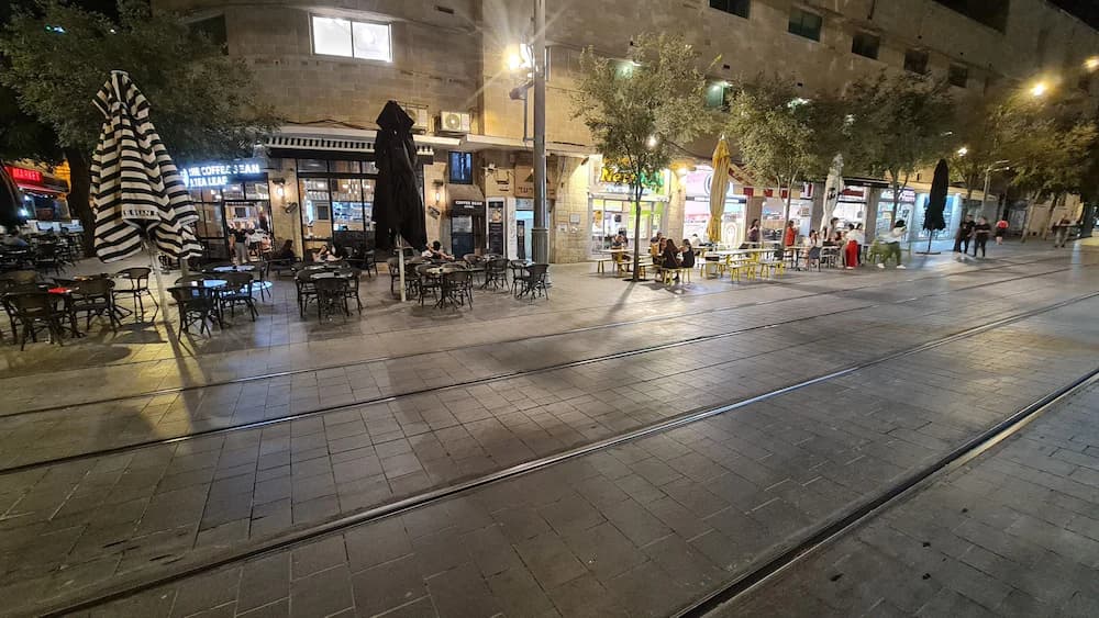Shopping mall