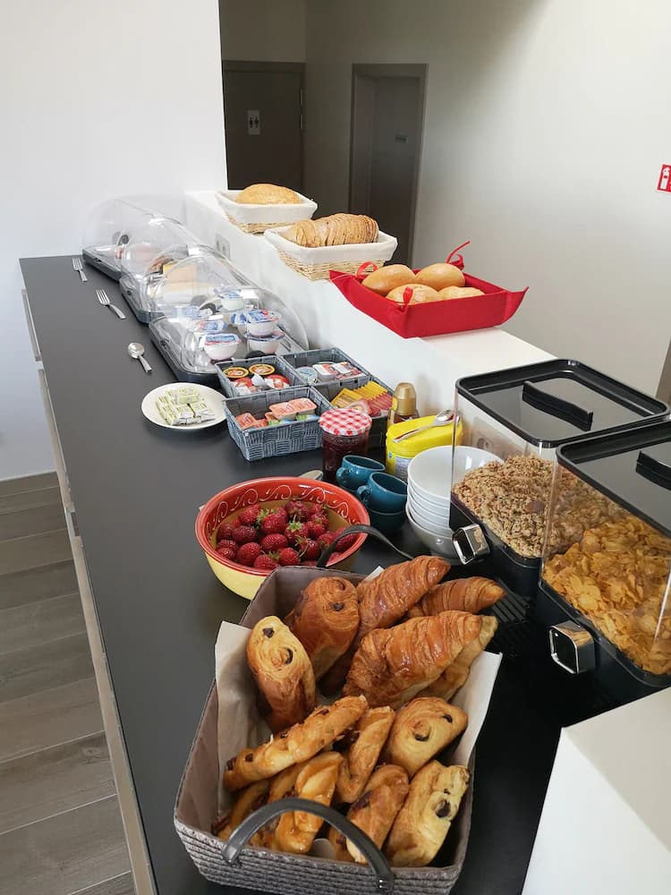 Breakfast buffet