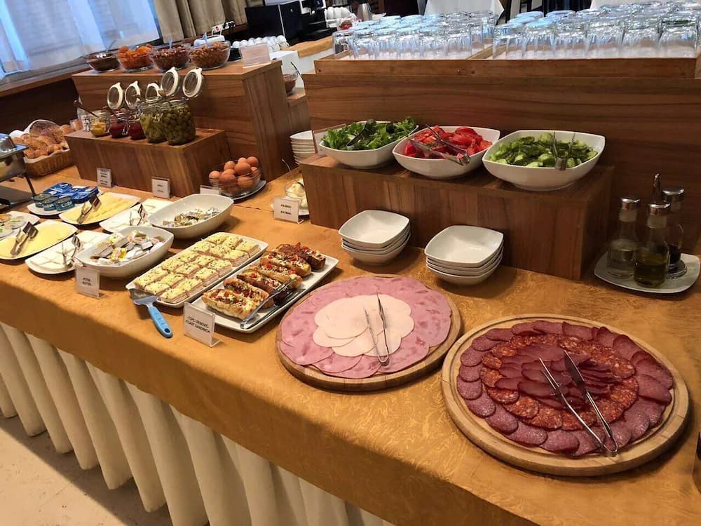 Breakfast buffet