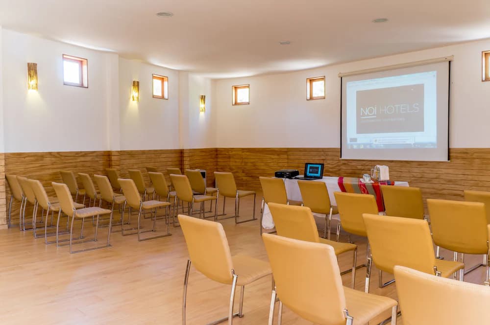 Meeting facility