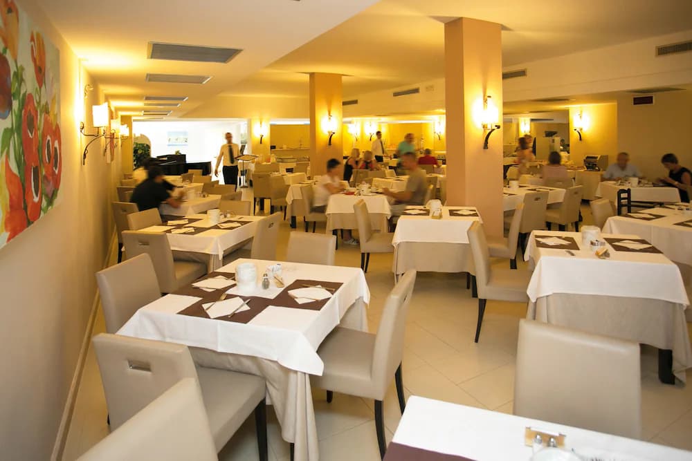 Food court