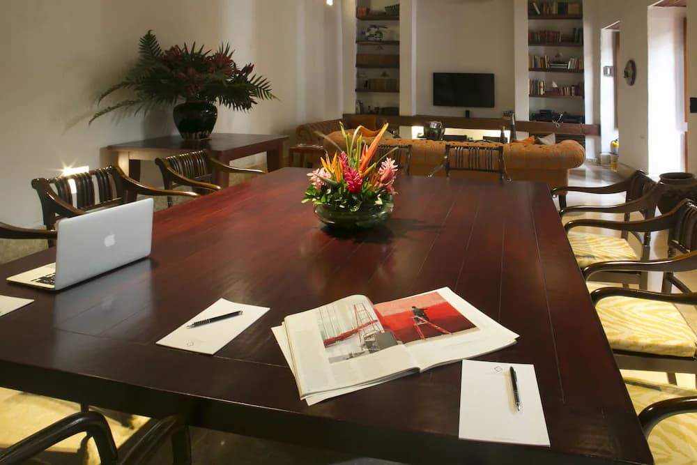 Meeting facility