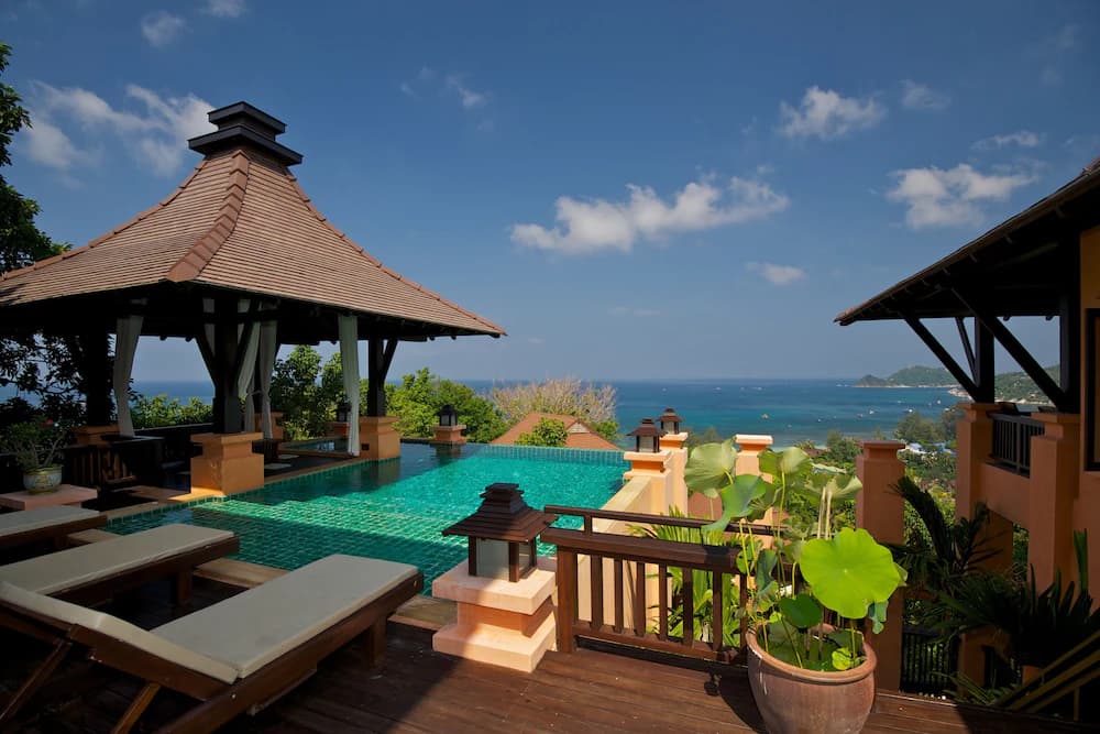 Private pool
