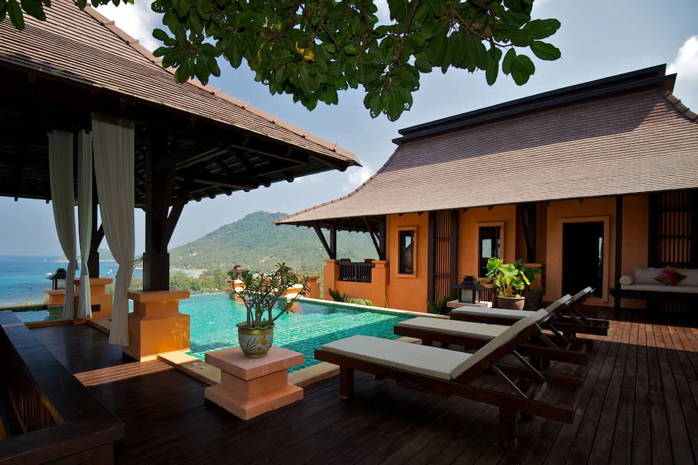 Private pool