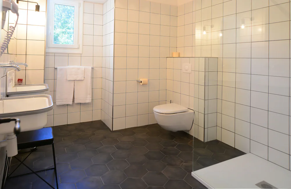 Bathroom shower