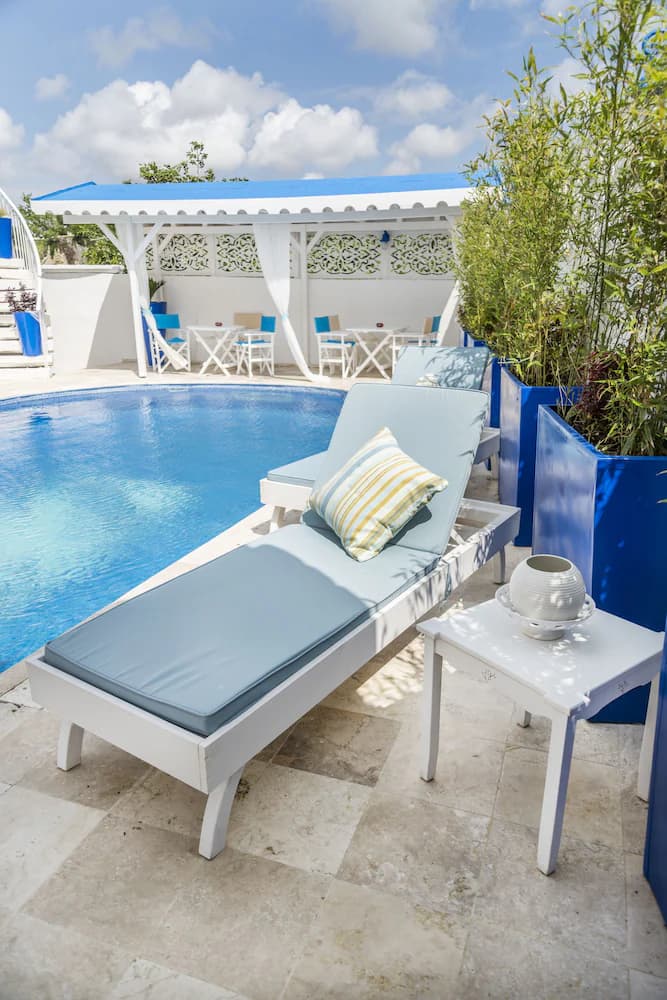 Rooftop pool