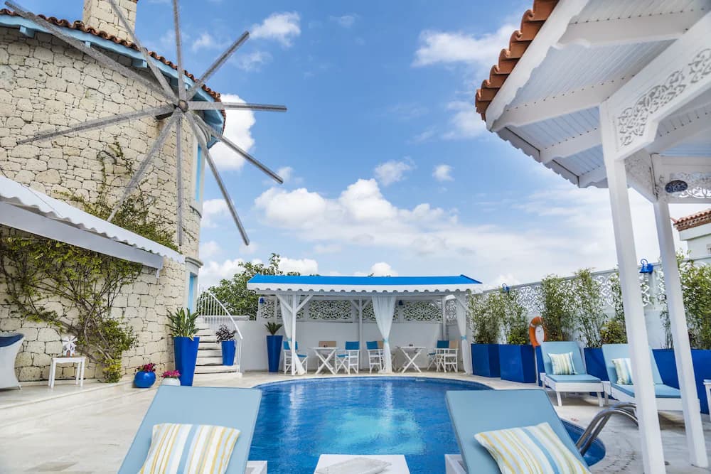 Rooftop pool