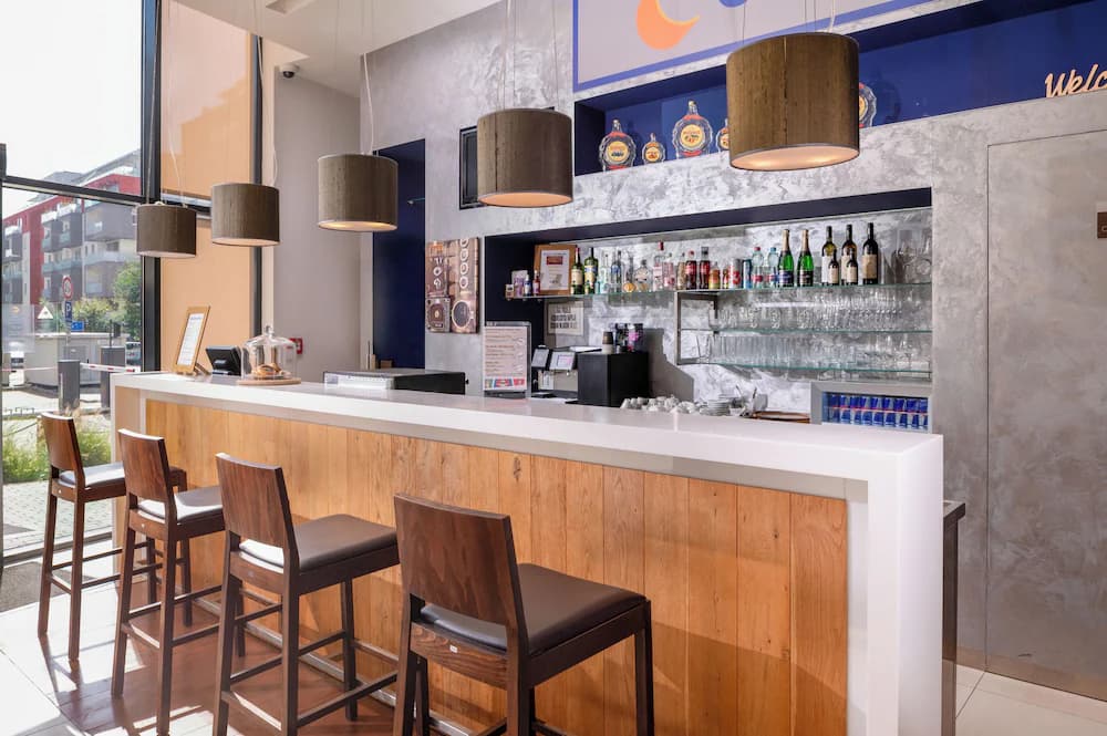 Snack bar