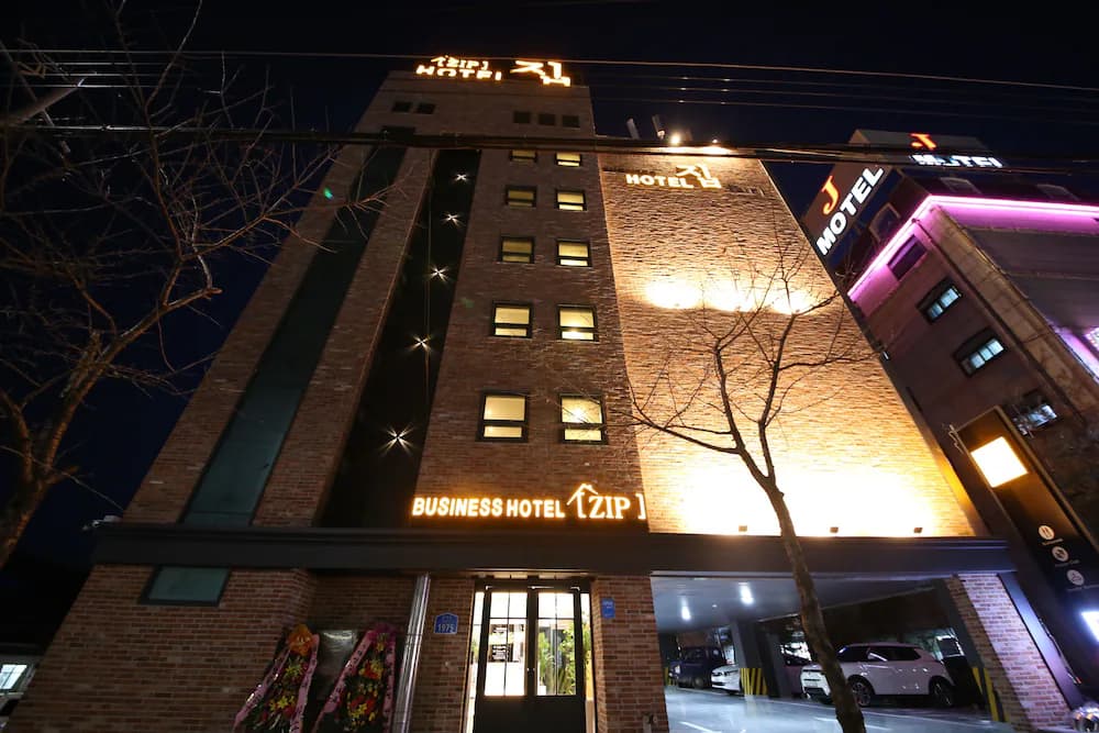 Front of property - evening/night