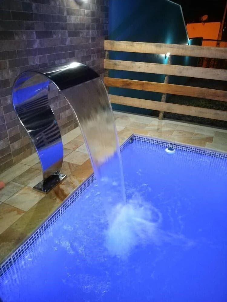 Pool waterfall