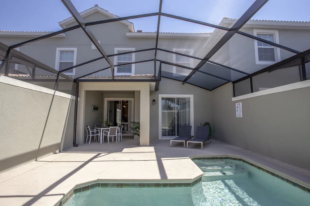 Private pool