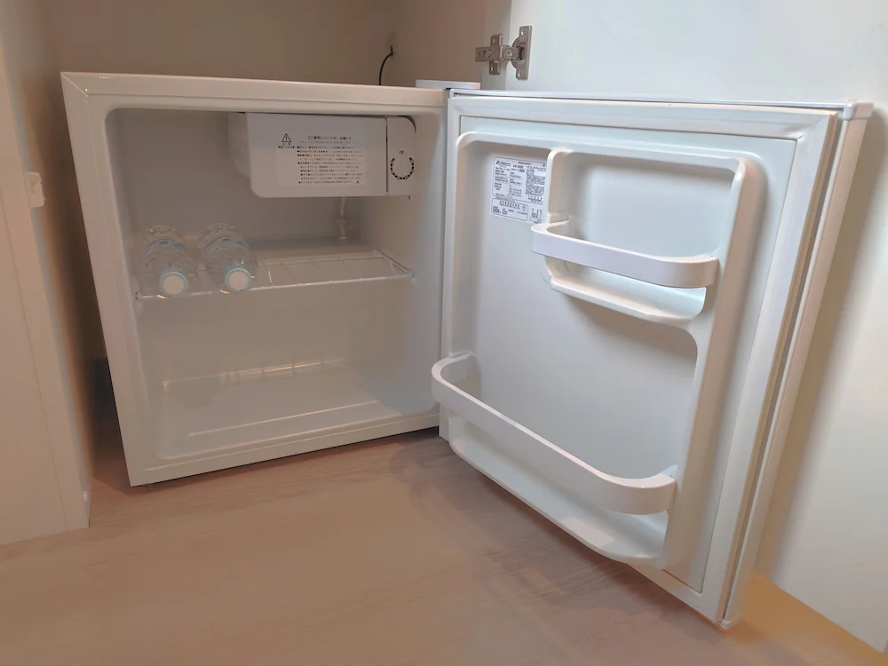 Mini-refrigerator