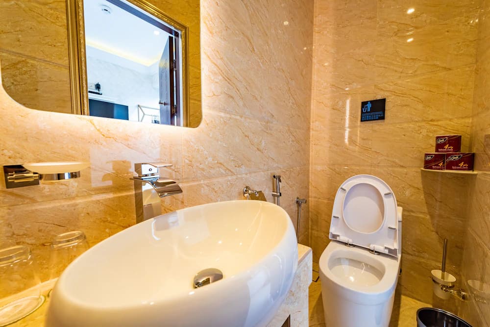 Bathroom sink