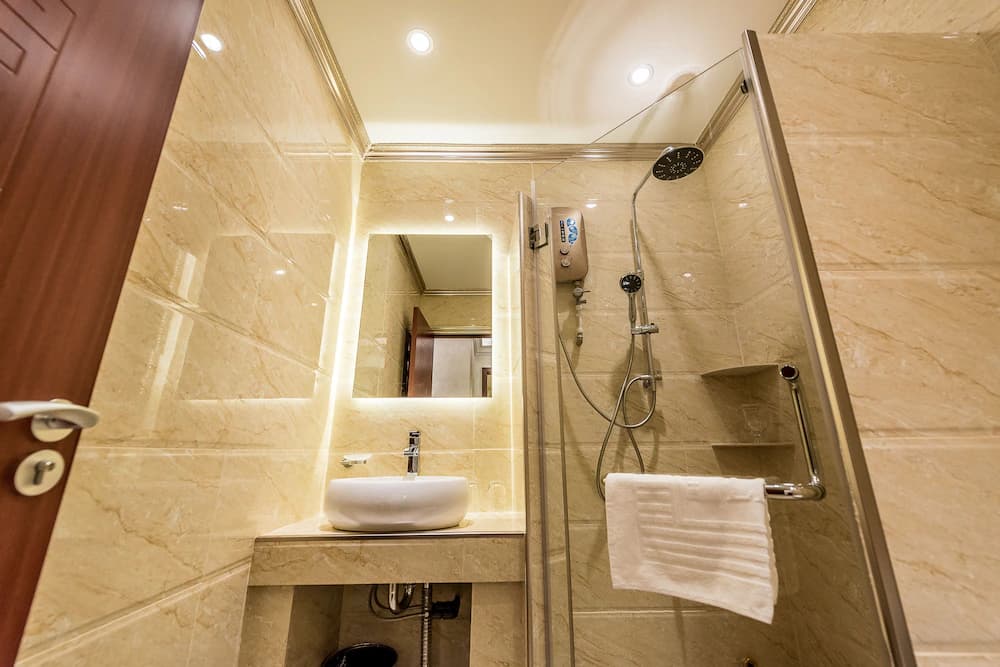 Bathroom shower