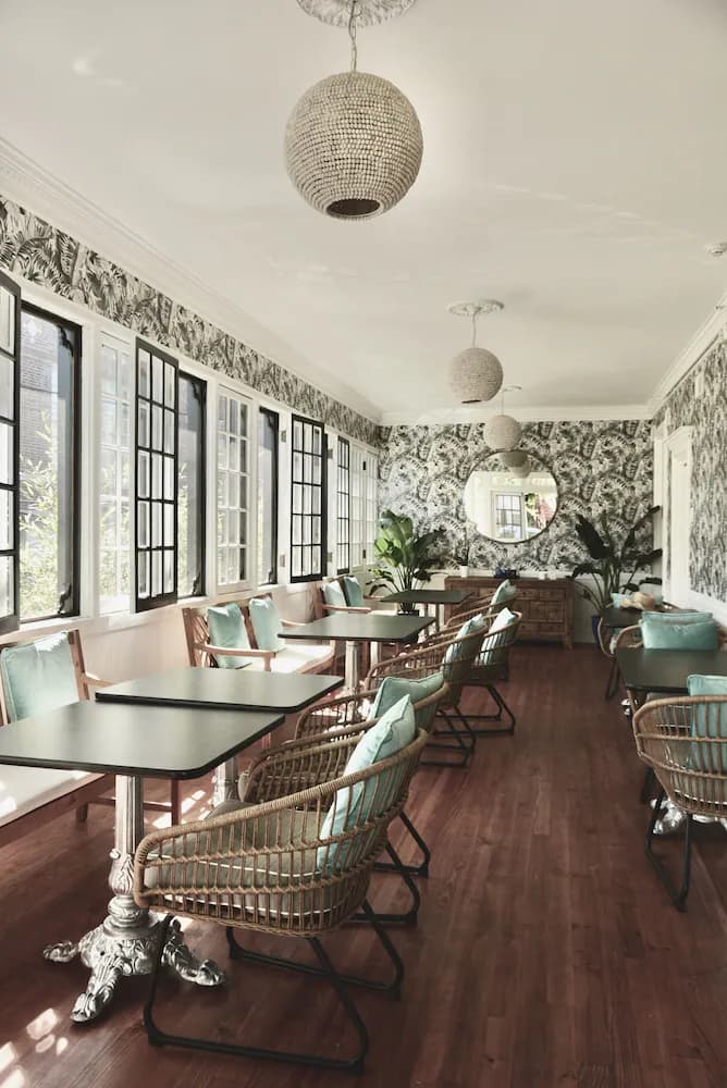 Breakfast area