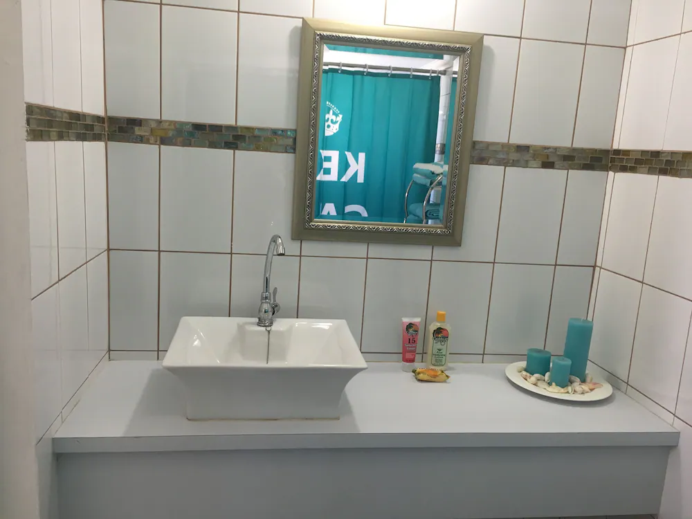 Bathroom sink