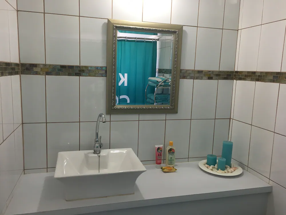 Bathroom sink