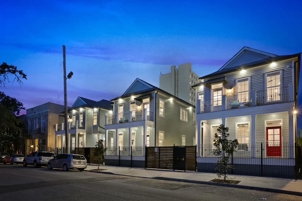Front of property - evening/night
