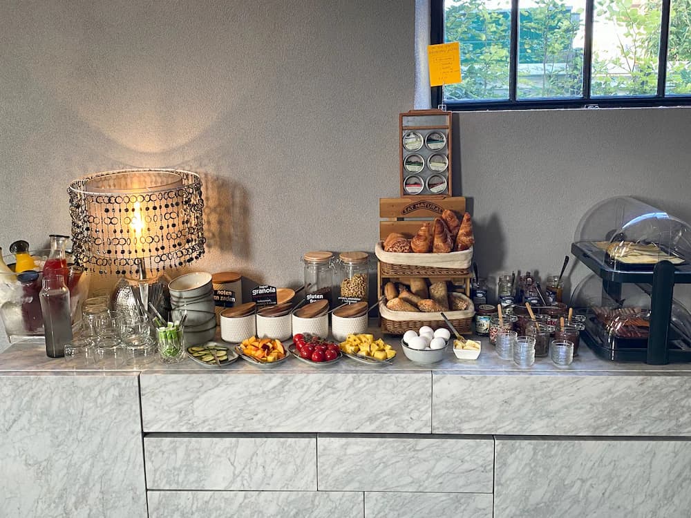 Breakfast buffet