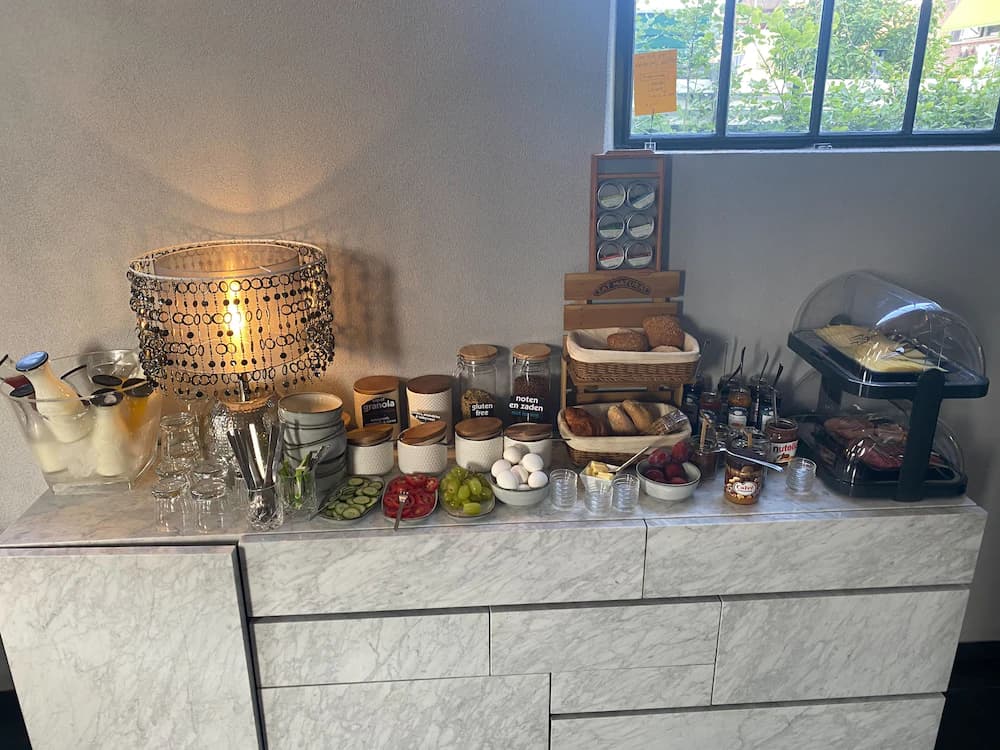 Breakfast buffet