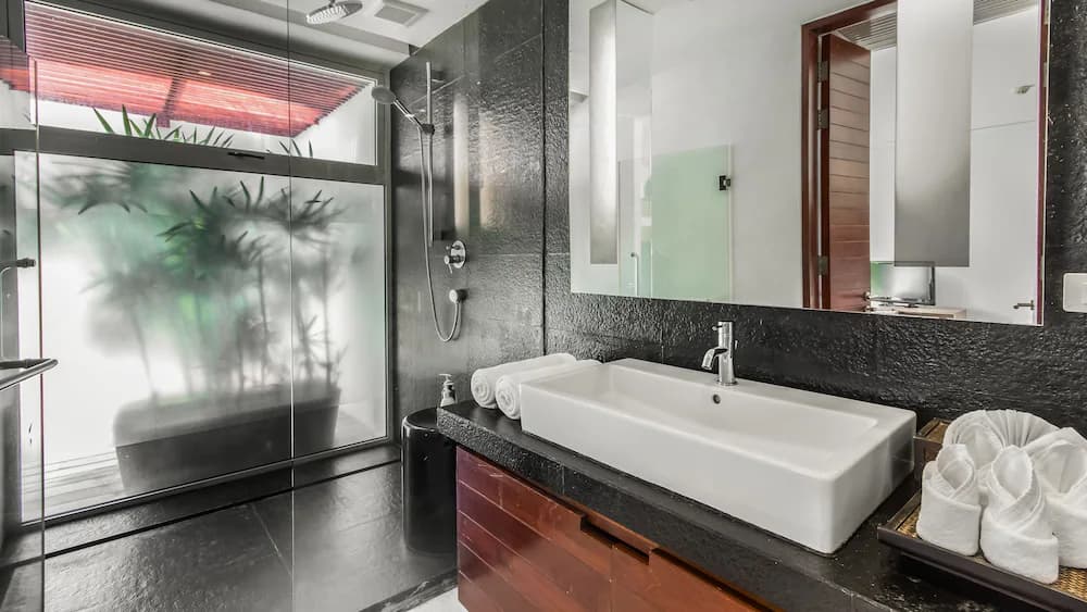 Bathroom amenities