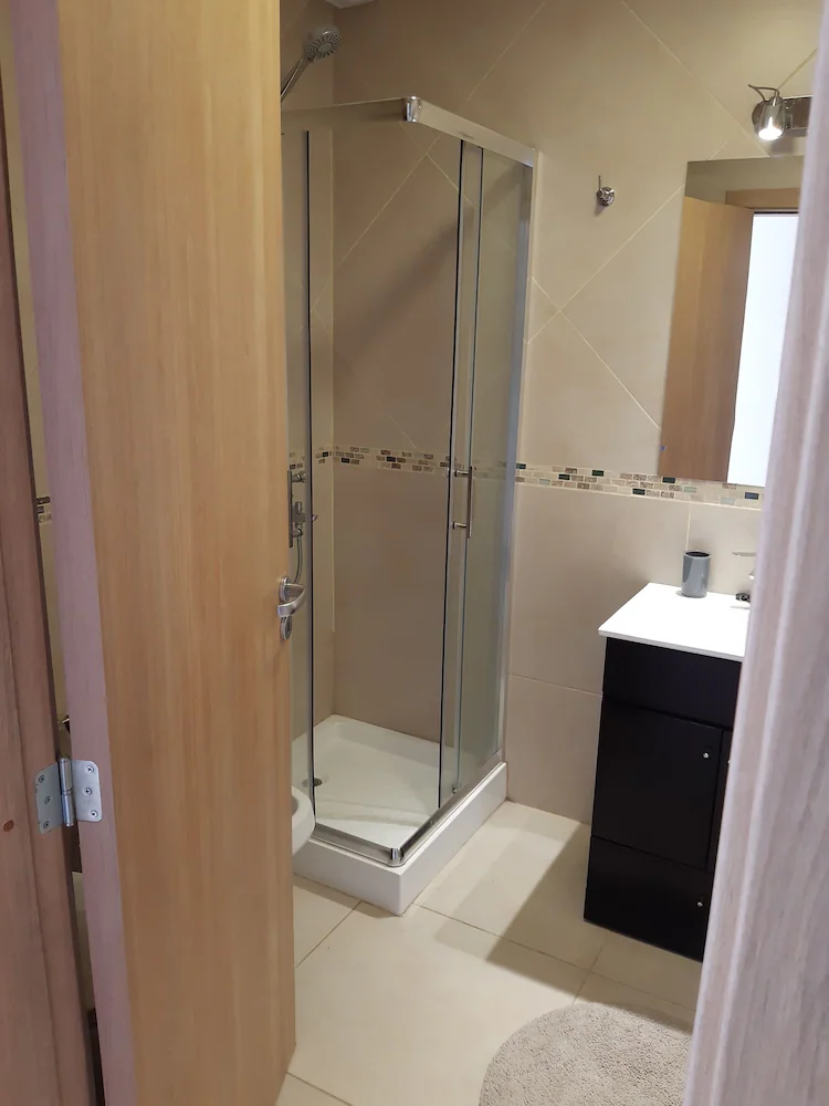 Bathroom shower