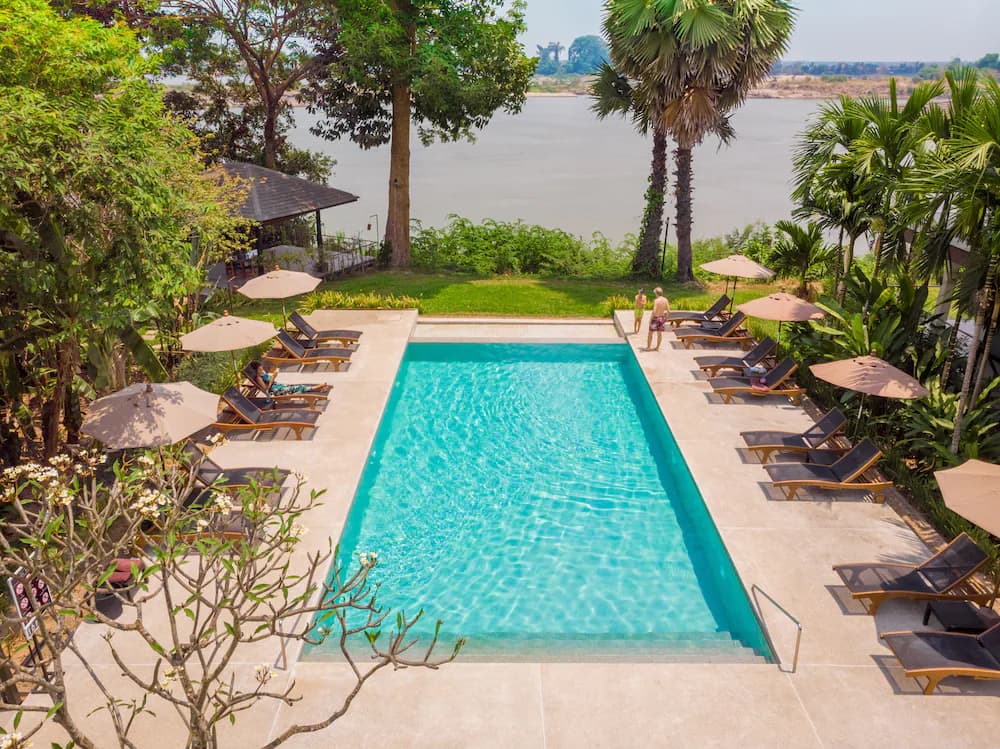 Infinity pool