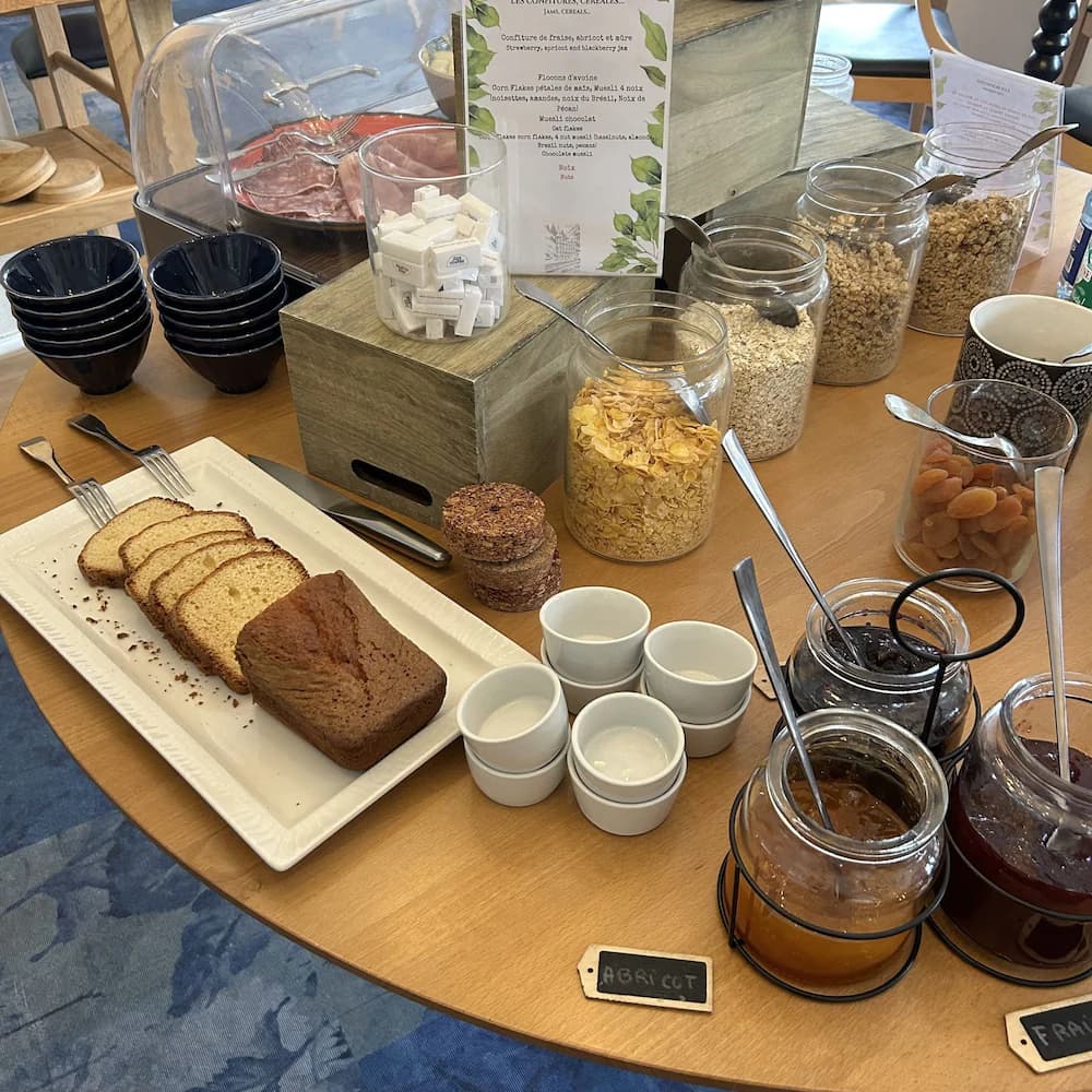Breakfast buffet
