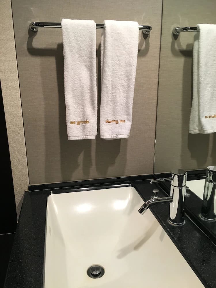 Bathroom amenities