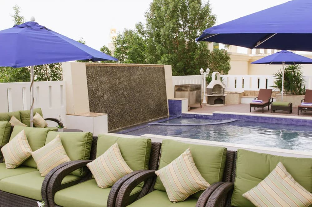 Rooftop pool