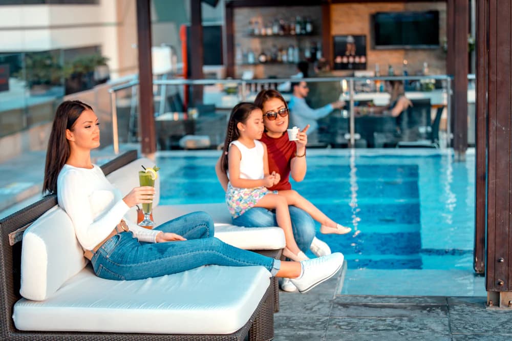 Poolside bar