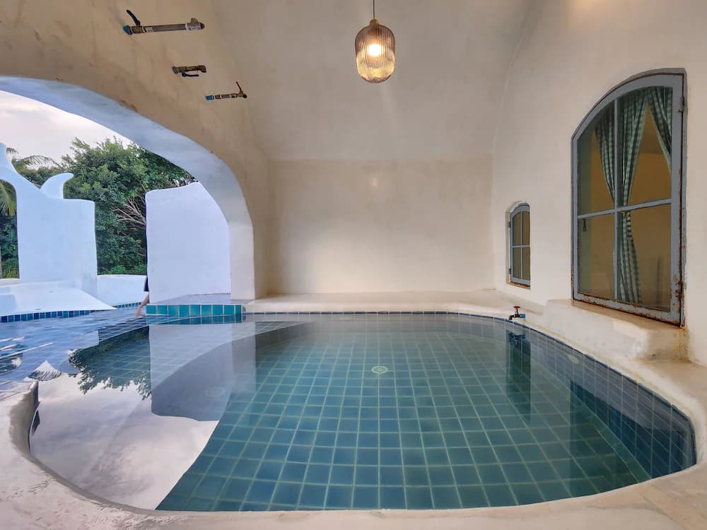Private pool