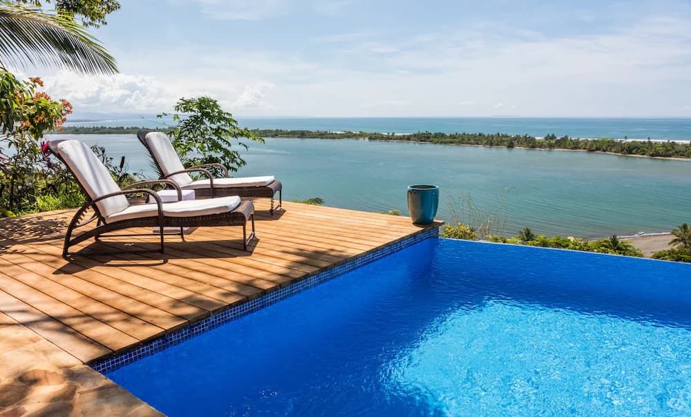 Infinity pool