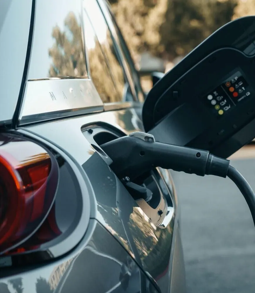 Electric vehicle charging station