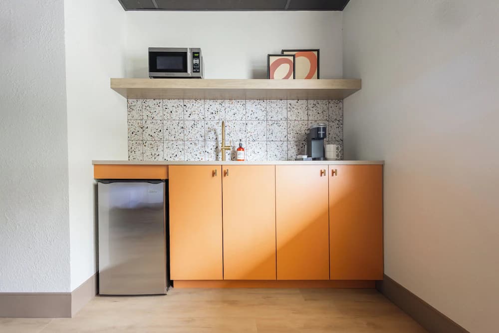 Mini-refrigerator