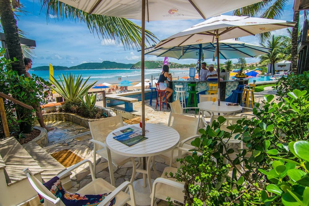 Poolside bar