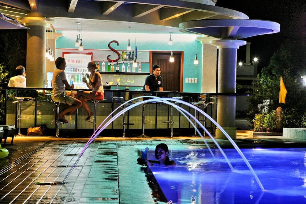 Poolside bar