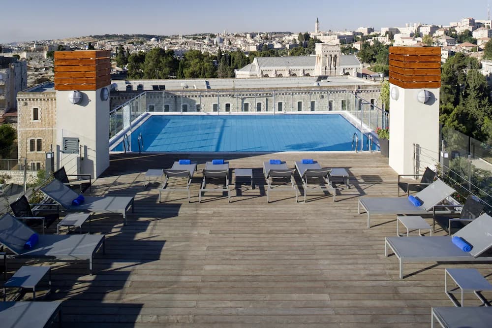 Sundeck