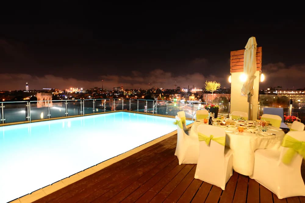 Rooftop pool