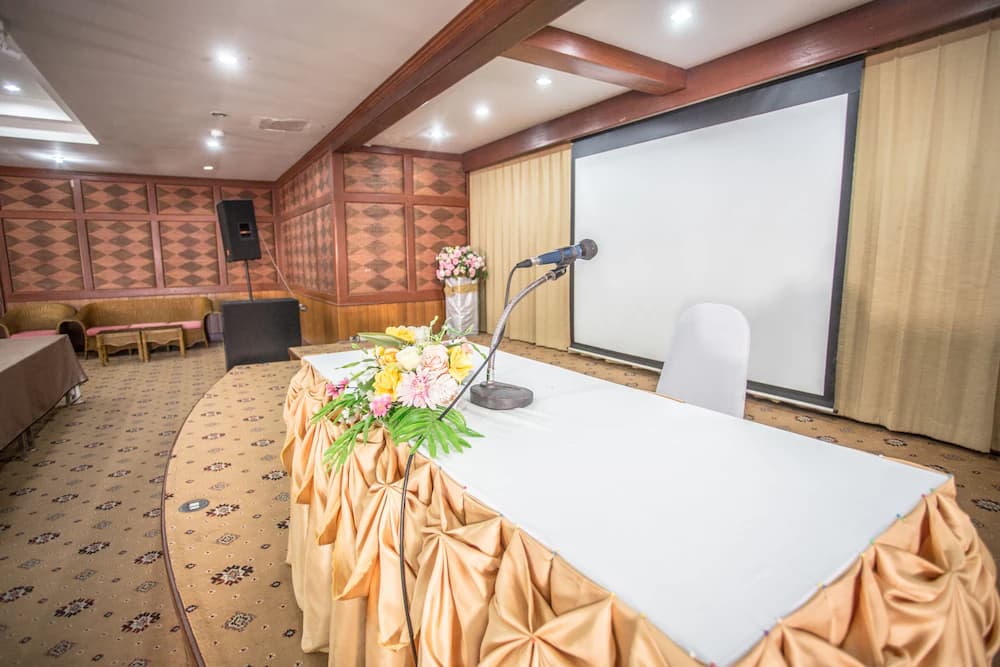 Meeting facility