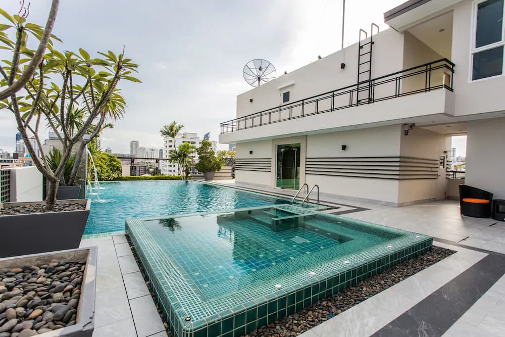 Rooftop pool