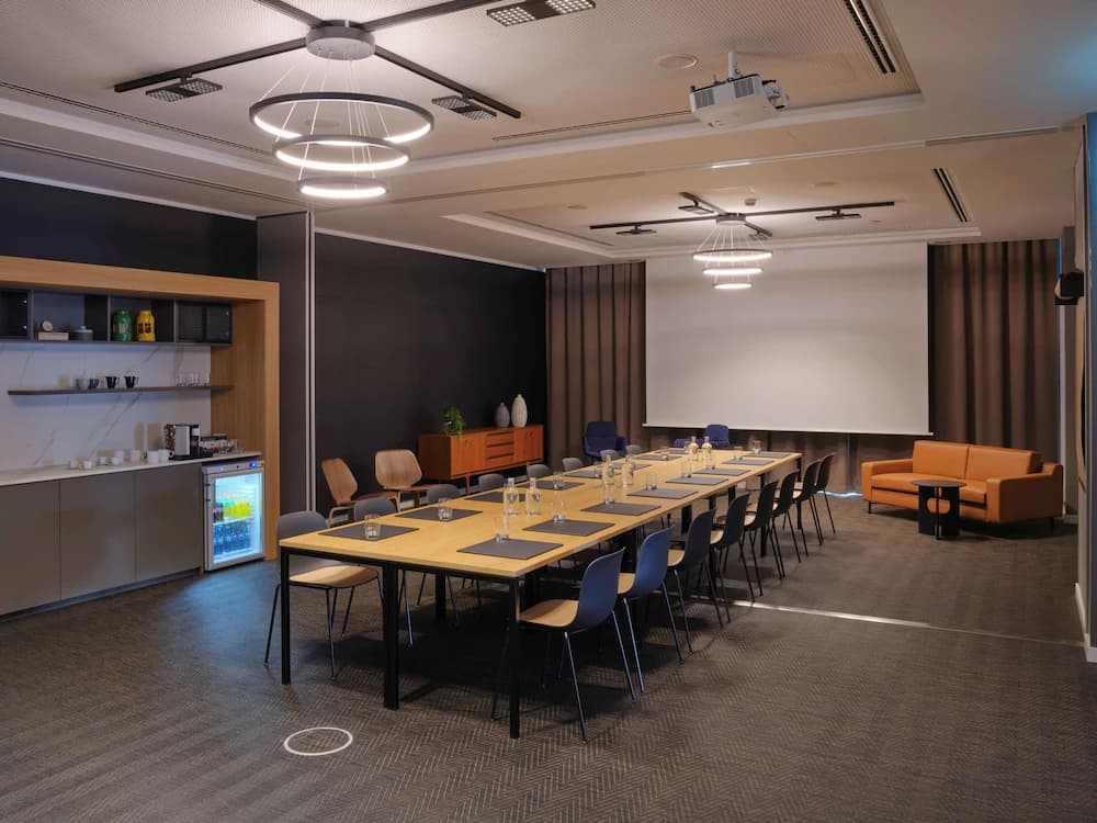 Meeting facility