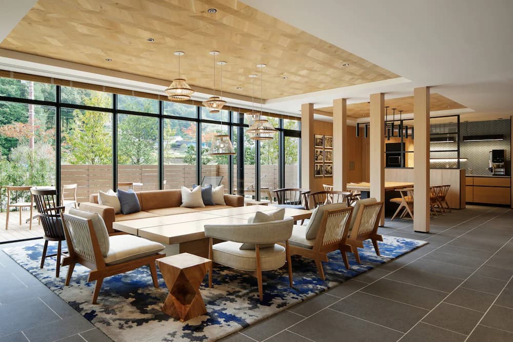 Lobby lounge