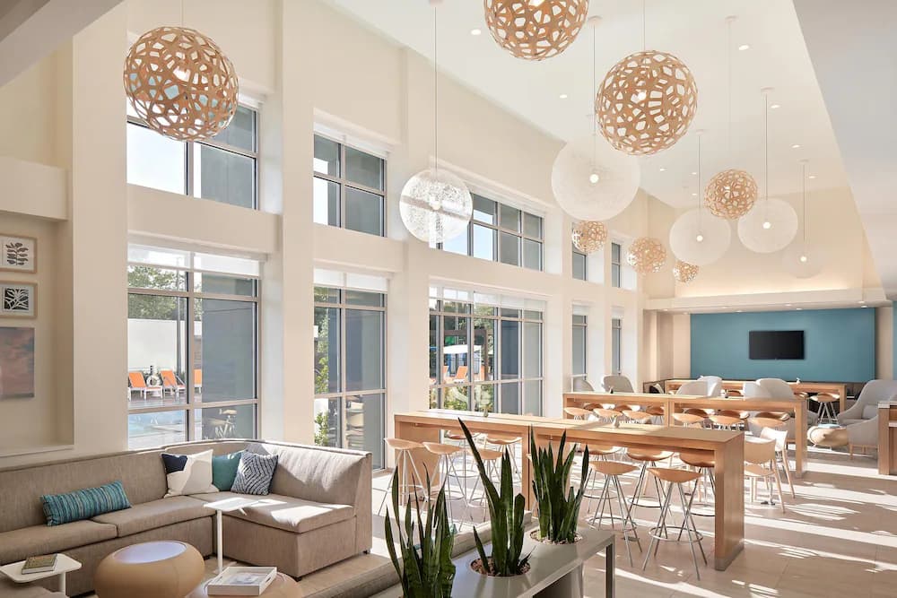 Lobby lounge